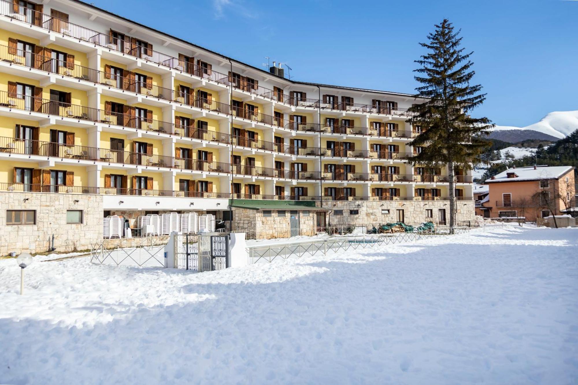 Grand Hotel Del Parco Пескассеролі Екстер'єр фото